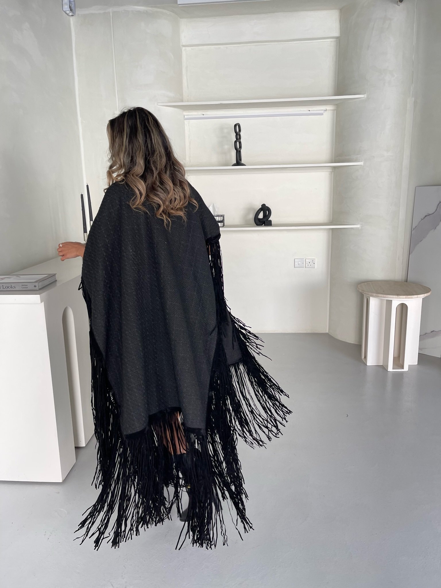 Set of Fringe Bisht & Bottom (Black) طقم - Image 5