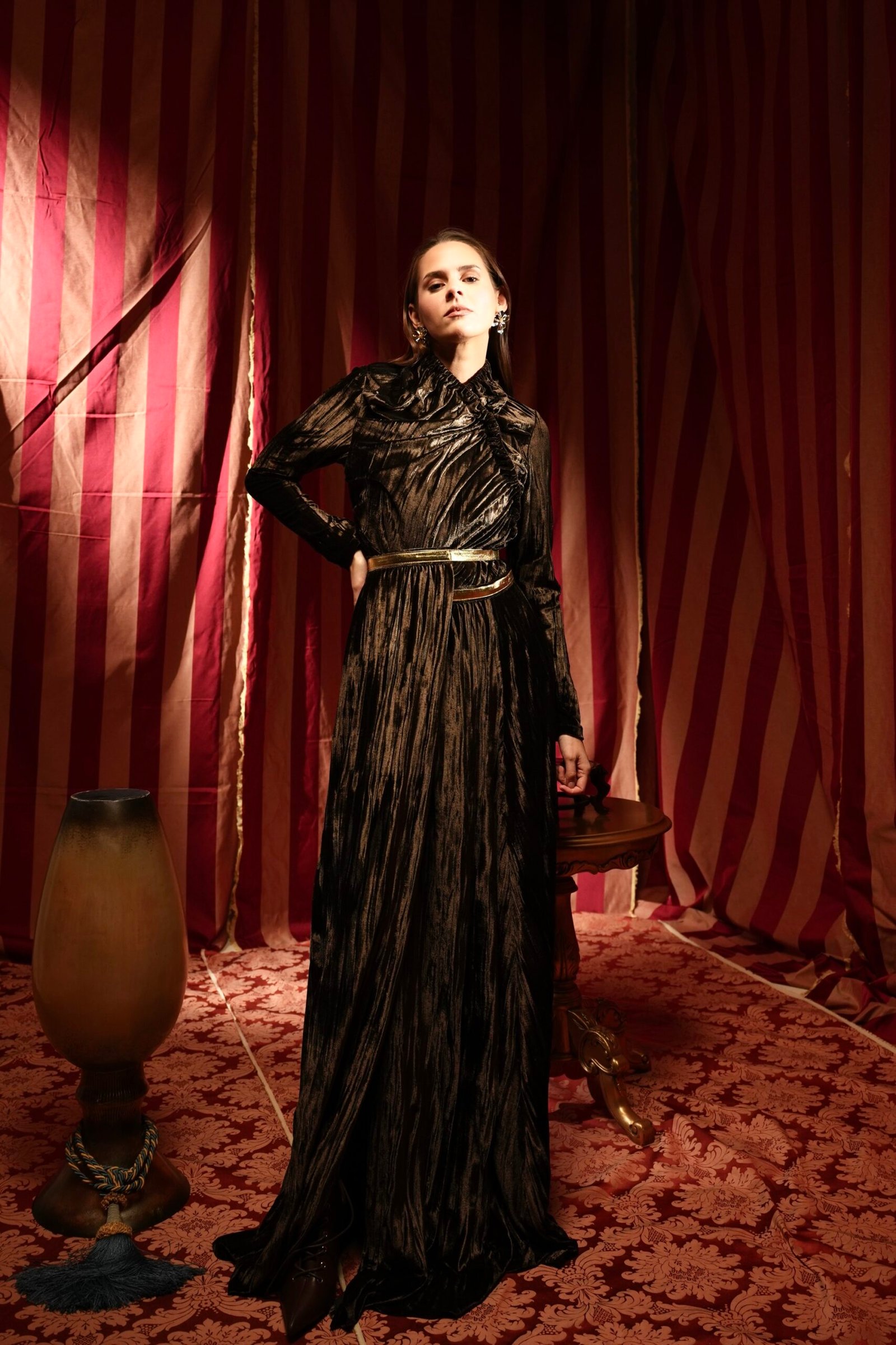 Golden wrinkled kaftan